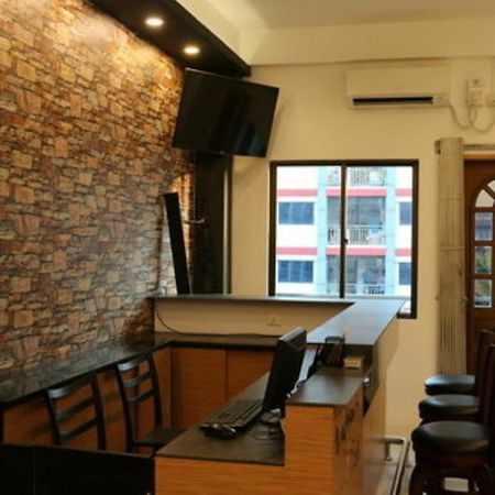 Wayfarer'S Rest Hotel Yangon Exterior photo