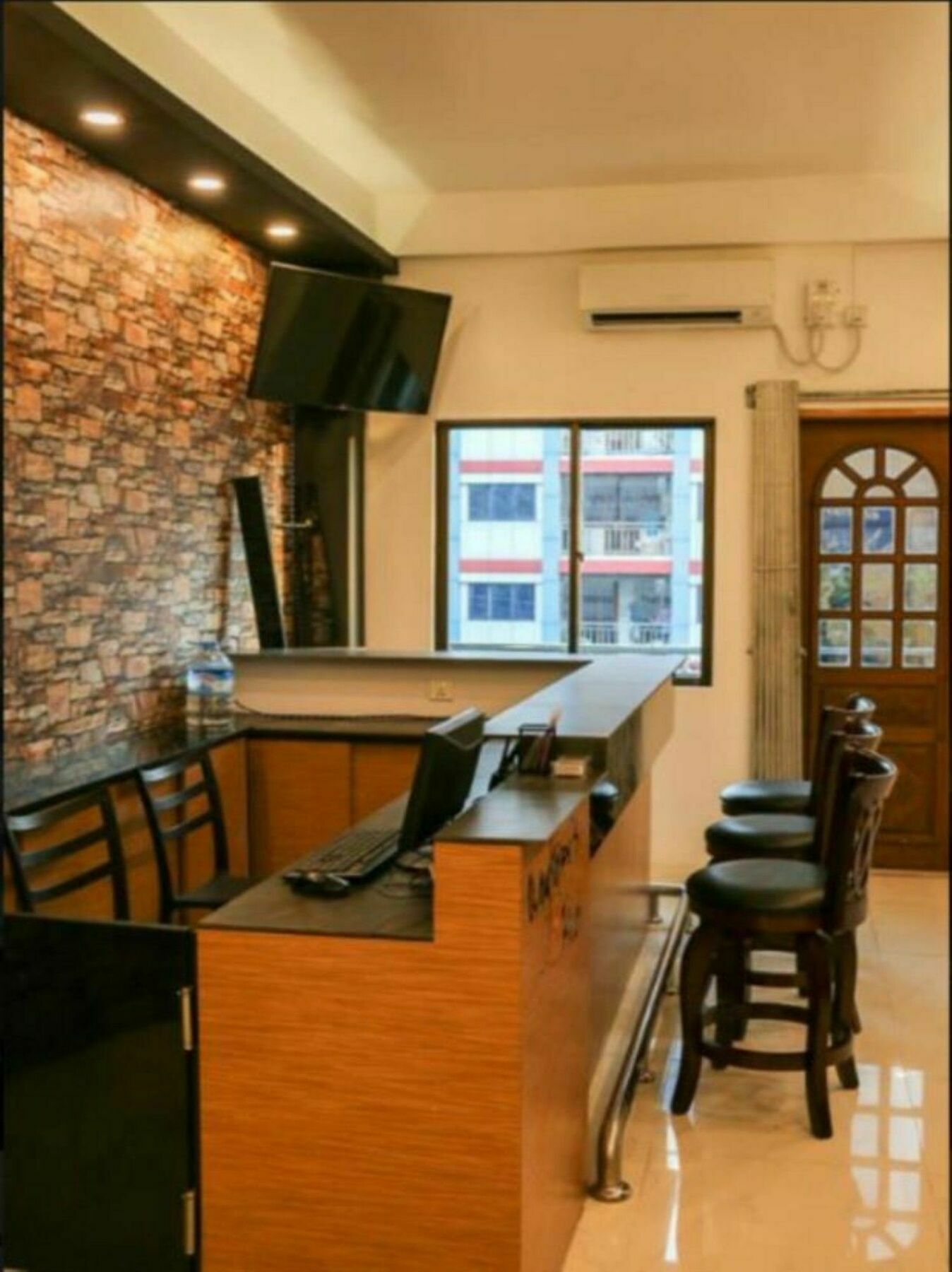 Wayfarer'S Rest Hotel Yangon Exterior photo