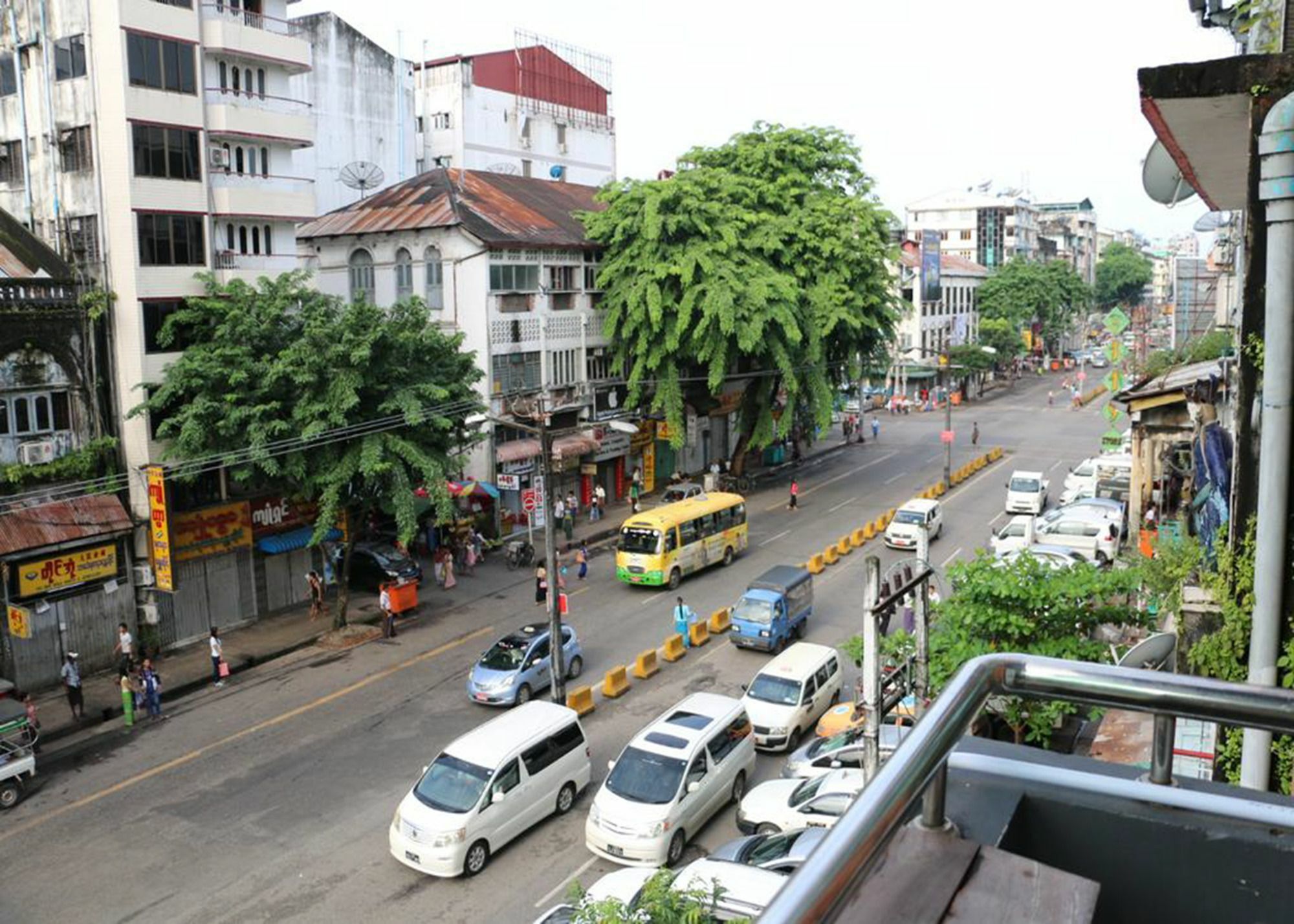 Wayfarer'S Rest Hotel Yangon Exterior photo